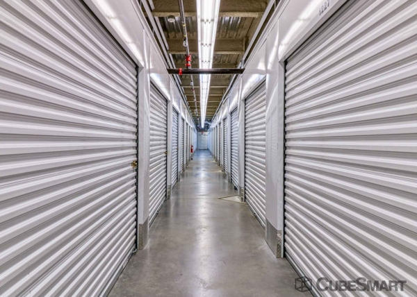 Facility photo: //images.sparefoot.com/medium/23421169fc474ce2e48.jpg
