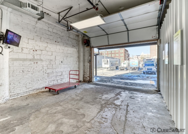 Facility photo: //images.sparefoot.com/medium/2342126883402637b8f.jpg