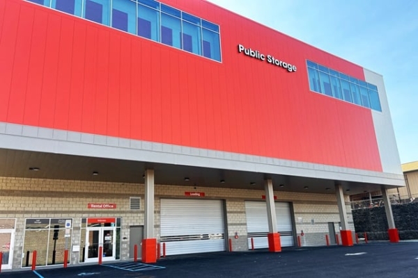 Facility photo: //images.sparefoot.com/medium/2342826968f867d2eea.jpg