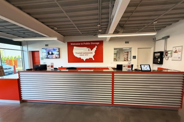 Facility photo: //images.sparefoot.com/medium/23428269f4a8bdedc05.jpg