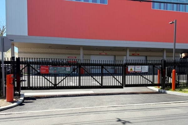 Facility photo: //images.sparefoot.com/medium/23428269f4a8beb2f91.jpg