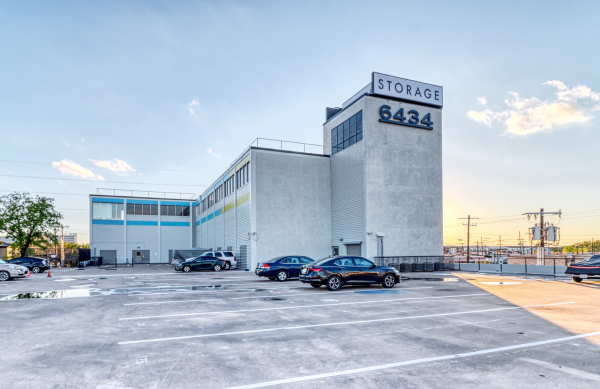 Storage Units at MyPlace Self Storage - Dallas - 6434 Maple Avenue