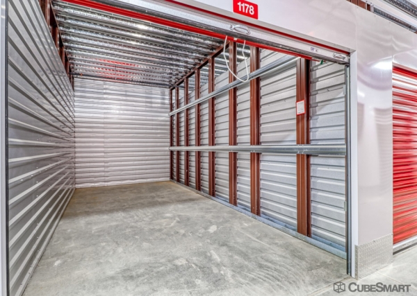 Facility photo: //images.sparefoot.com/medium/234321695f71b488d95.jpg