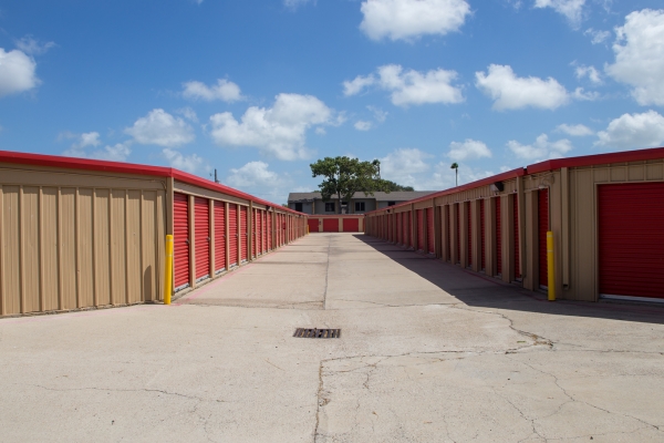 Storage Units at Avid Storage - Rodd Field - 1951 Rodd Field Road
