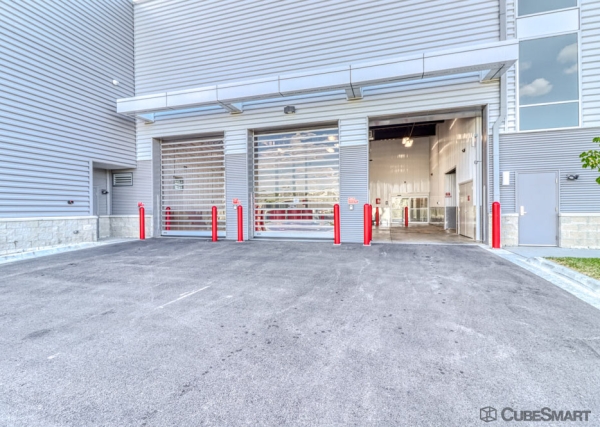 Facility photo: //images.sparefoot.com/medium/234402686f6fd58c39c.jpg