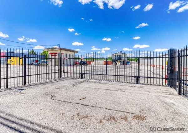 Storage Units at CubeSmart Self Storage - Central Avenue Northwest - 4821 Central Avenue Northwest