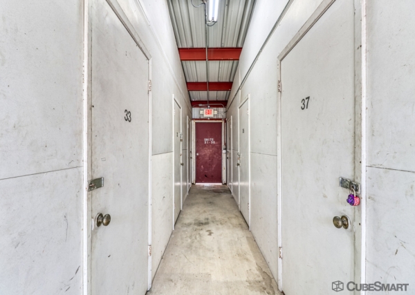 Storage Units at CubeSmart Self Storage - Tower Oaks - 10615 Tower Oaks Boulevard