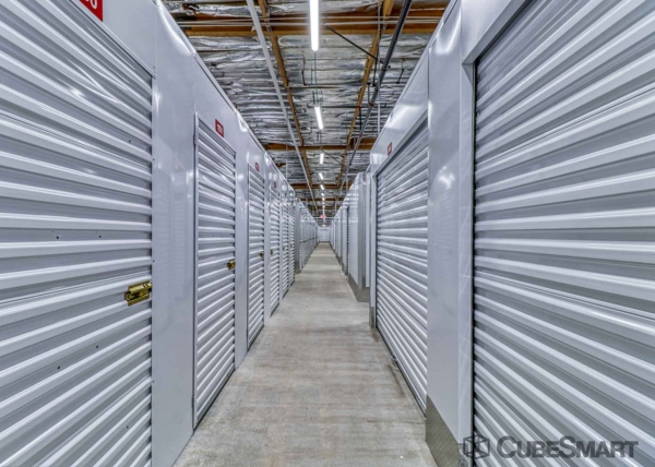 Facility photo: //images.sparefoot.com/medium/234512688c5f6dad78b.jpg