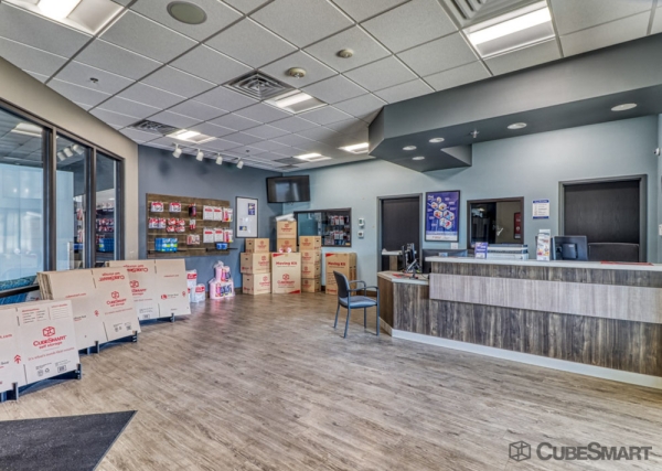 Facility photo: //images.sparefoot.com/medium/234513688b1f8ede808.jpg