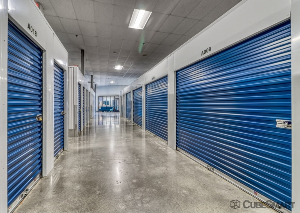 Facility photo: //images.sparefoot.com/medium/234513691edb2be742c.jpg