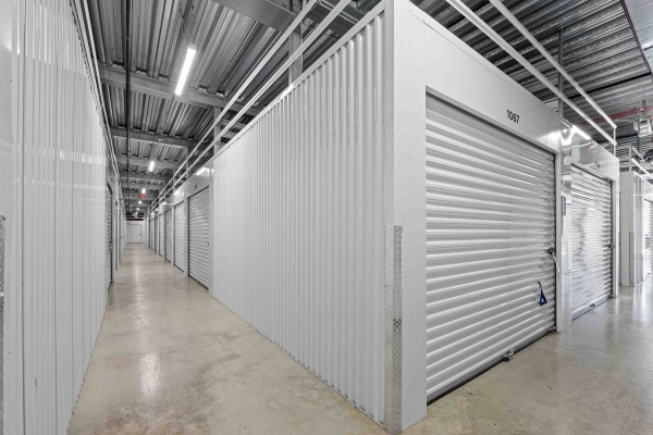 Facility photo: //images.sparefoot.com/medium/234517689dd62f59a29.jpg