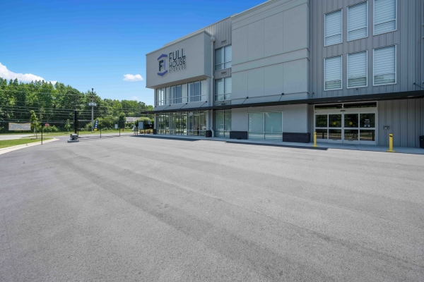 Facility photo: //images.sparefoot.com/medium/234517689ddec35853c.jpg