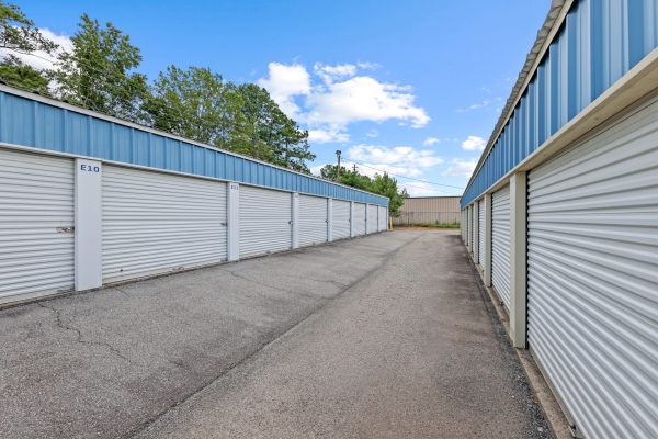 Facility photo: //images.sparefoot.com/medium/234537694321281e47b.jpg