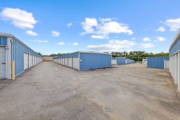 Facility photo: //images.sparefoot.com/medium/2345376943212a6bae0.jpg