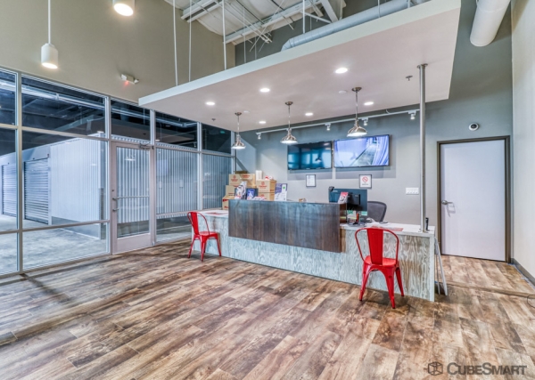 Facility photo: //images.sparefoot.com/medium/2345546943cc3b8558e.jpg