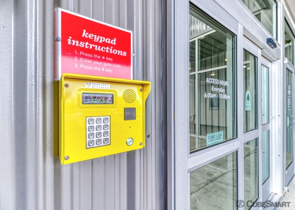 Facility photo: //images.sparefoot.com/medium/23455469e0a9c486d71.jpg