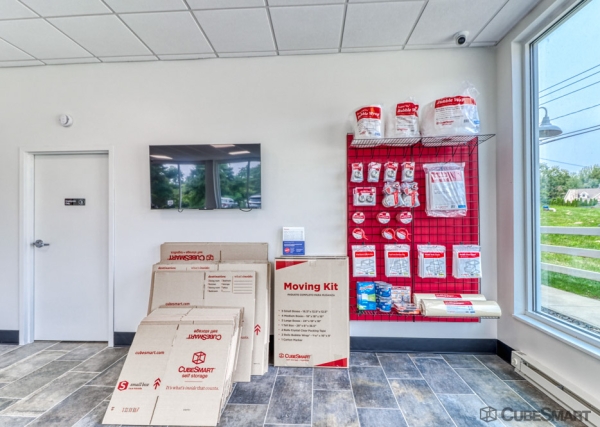 Facility photo: //images.sparefoot.com/medium/234579688c625baaffe.jpg
