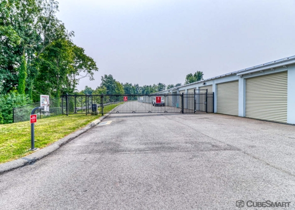 Facility photo: //images.sparefoot.com/medium/2345796989933f61931.jpg