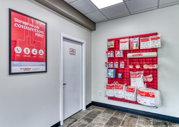 Facility photo: //images.sparefoot.com/medium/234580686f644ccd70f.jpg