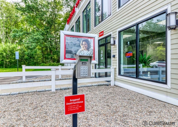 Facility photo: //images.sparefoot.com/medium/234580686f6450e5e98.jpg