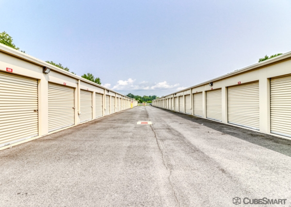 Facility photo: //images.sparefoot.com/medium/234580698993444cbec.jpg