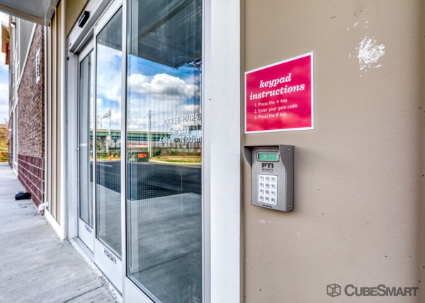 Facility photo: //images.sparefoot.com/medium/2346016943aa99b363d.jpg