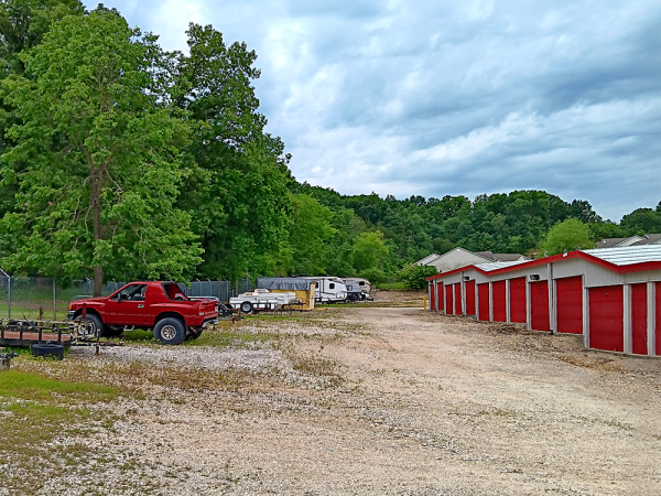 Storage Units at Storage Rentals of America - Festus - 902 McNutt School Rd - 902 McNutt School Road