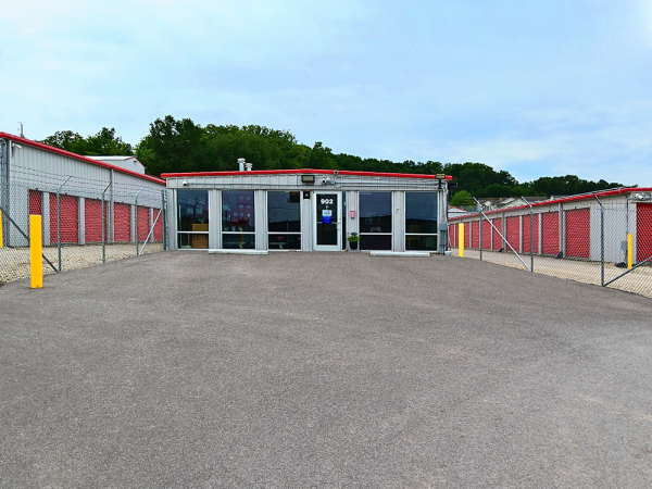 Storage Units at Storage Rentals of America - Festus - 902 McNutt School Rd - 902 McNutt School Road