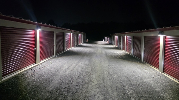 Facility photo: //images.sparefoot.com/medium/234696687ef55052070.jpg