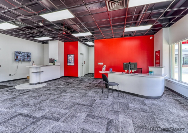 Facility photo: //images.sparefoot.com/medium/23470469fc59cc1c5ed.jpg