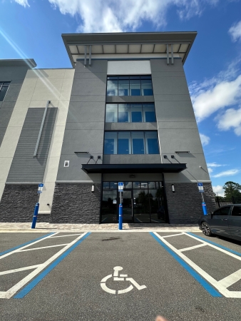 Facility photo: //images.sparefoot.com/medium/234733689784c7982a2.jpg
