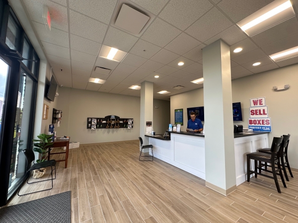 Facility photo: //images.sparefoot.com/medium/234733689784c8c968d.jpg