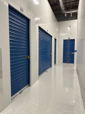 Facility photo: //images.sparefoot.com/medium/234733689784ce4b7c6.jpg
