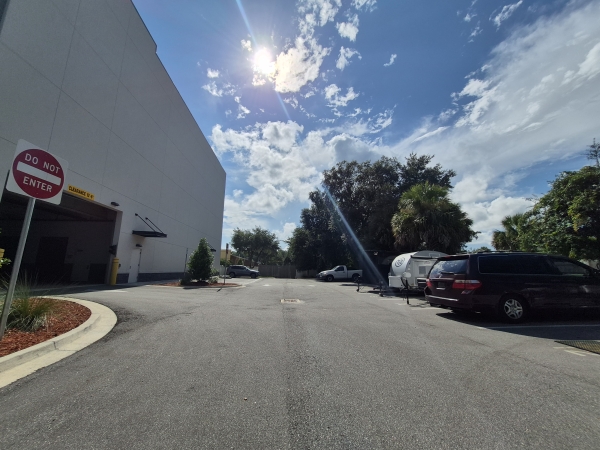 Facility photo: //images.sparefoot.com/medium/234733689784d18d80d.jpg