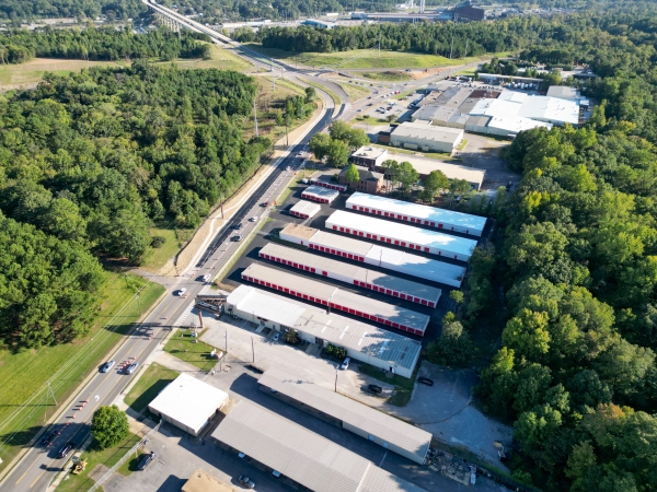 Facility photo: //images.sparefoot.com/medium/2347526764956554add.jpg