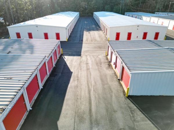 Facility photo: //images.sparefoot.com/medium/2347526764958414684.jpg