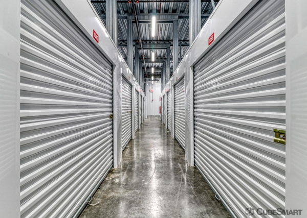 Facility photo: //images.sparefoot.com/medium/234758686f8038323d9.jpg