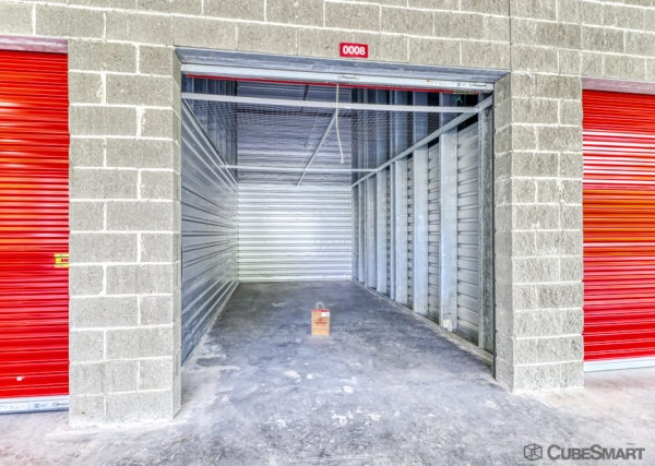 Facility photo: //images.sparefoot.com/medium/234758686f803c483d8.jpg
