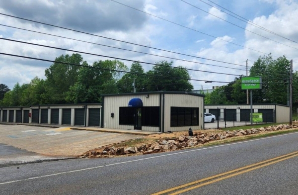 Facility photo: //images.sparefoot.com/medium/23477369ecad9b709e4.jpg