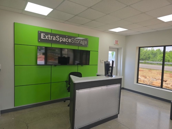Facility photo: //images.sparefoot.com/medium/23477369ecad9debb31.jpg