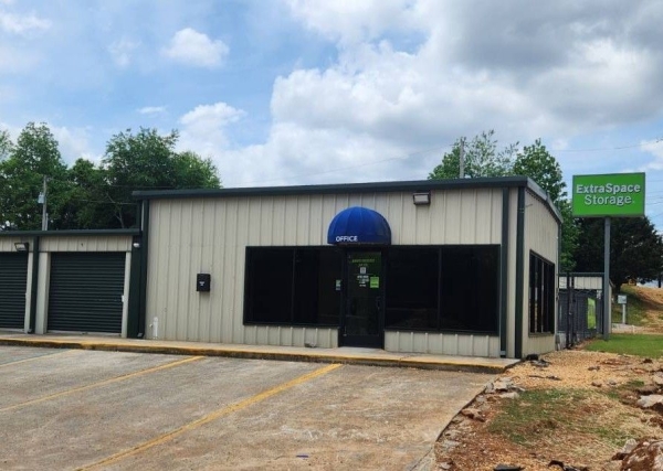 Facility photo: //images.sparefoot.com/medium/23477369ecada07854f.jpg