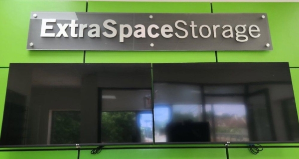 Facility photo: //images.sparefoot.com/medium/23477369ecada164ca9.jpg