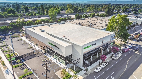 Facility photo: //images.sparefoot.com/medium/234783699430fea0498.jpg