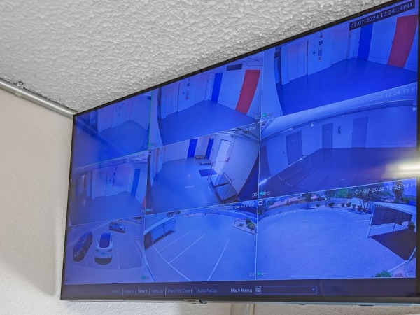 Storage Units at Extra Space Storage - 6321 - Phoenix - 11000 N Cave Creek Rd - 11000 North Cave Creek Road