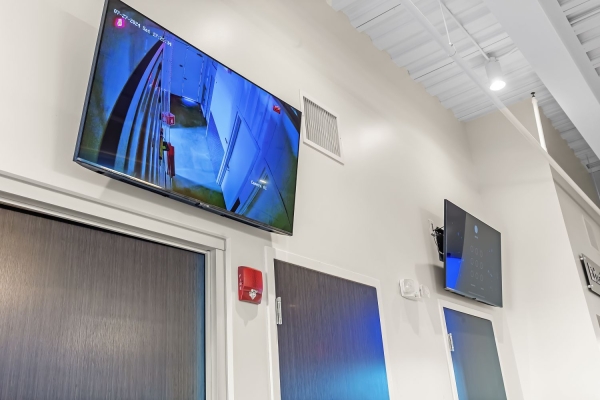 Facility photo: //images.sparefoot.com/medium/234805699430fe35f49.jpg