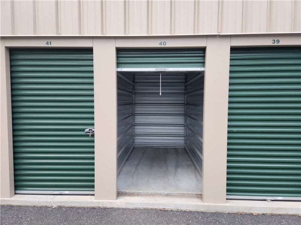 Facility photo: //images.sparefoot.com/medium/234818690d04dcc7339.png