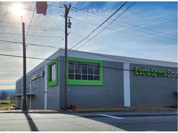 Facility photo: //images.sparefoot.com/medium/2348356723d54d818ce.jpg