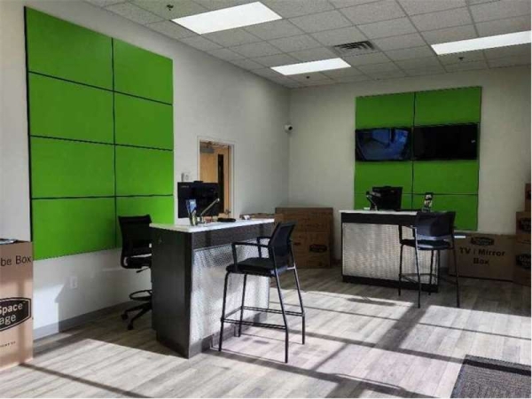 Facility photo: //images.sparefoot.com/medium/2348356723d571e73f2.jpg