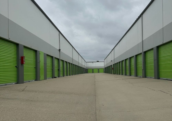 Facility photo: //images.sparefoot.com/medium/23484569943292afcc6.jpg