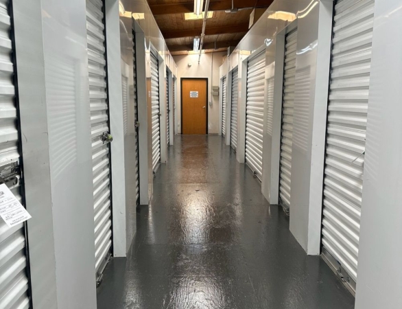 Facility photo: //images.sparefoot.com/medium/23484569943293ae263.jpg